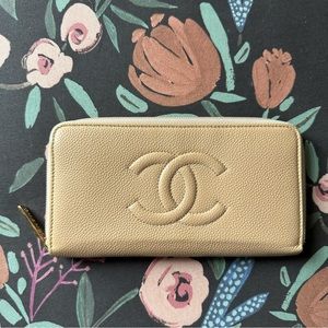 ✅✨AUTHENTIC- Chanel Timeless CC zip wallet - beige - excellent condition